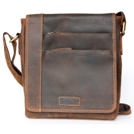 O trochu větší, než střední pánská taška Lozano z pevné kůže s popruhem přes rameno