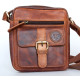 Menší pánská taška z pevné kůže s popruhem přes rameno