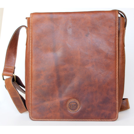 Velká pánská taška z pevné kůže s popruhem přes rameno bez značek a nápisů
